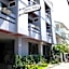 Hotel Alley Hua Hin