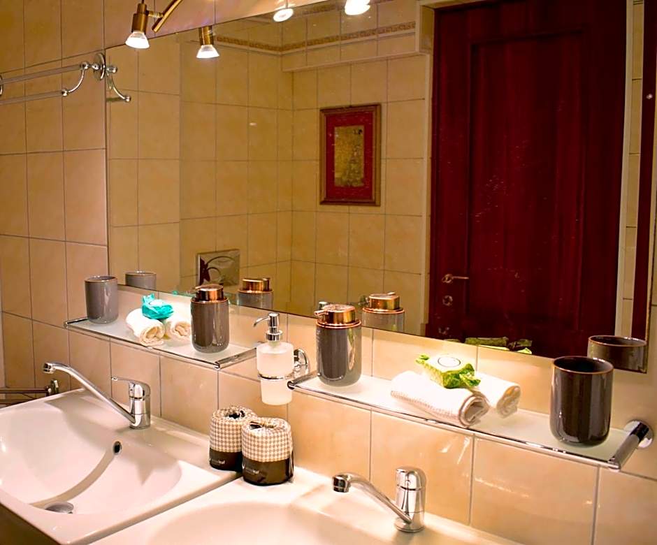 Carmen Art Hotel