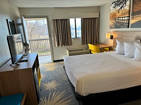 1 Queen Bed Non Smoking