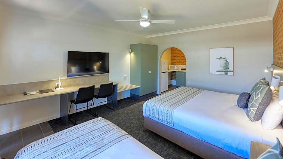 Hamilton Henry Parkes Motor Inn