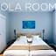 Hola Rooms