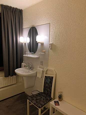 Twin Room with Shared Bathroom