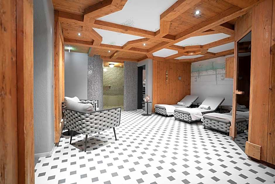 Hotel Astrid mit Panoramapool & inklusive JokerCard