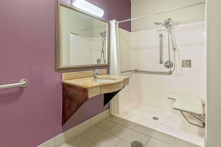 La Quinta Inn & Suites by Wyndham Oklahoma City Yukon