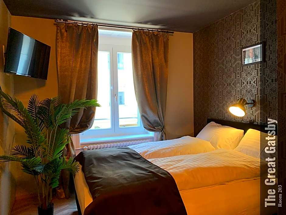 The Henry Self Check-In Guesthouse