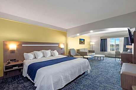 Larger King Room with Sofa Bed - Non-Smoking
