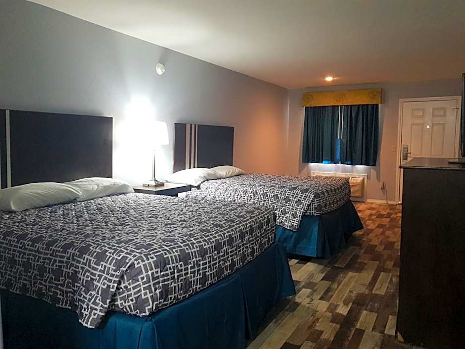 Riata Inn - Crystal City