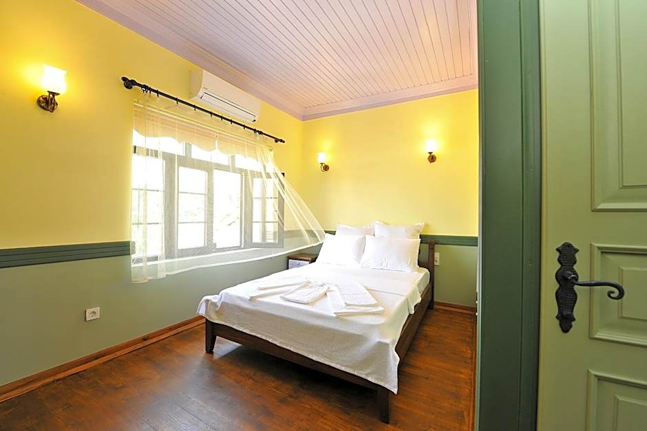 Petrino Gokceada Hotel Kitchen