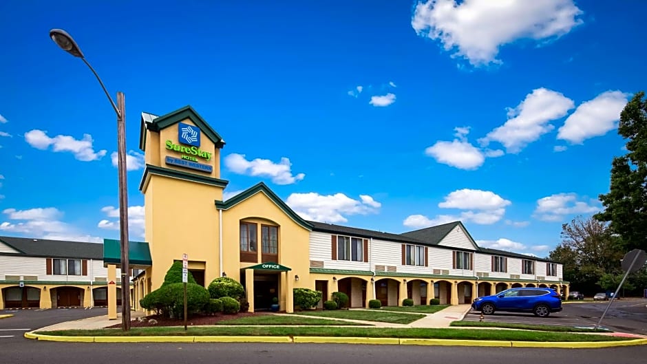 Sure Stay Hotel by Best Western East Brunswick Inn