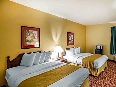 Queen Room with Two Queen Beds - Smoking