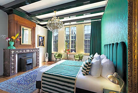 DOUBLE OR TWIN ROOM CANAL VIEW