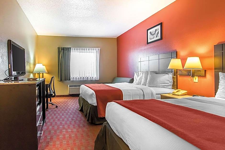 Quality Inn & Suites La Vergne
