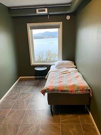 Single Room with Shared Bathroom