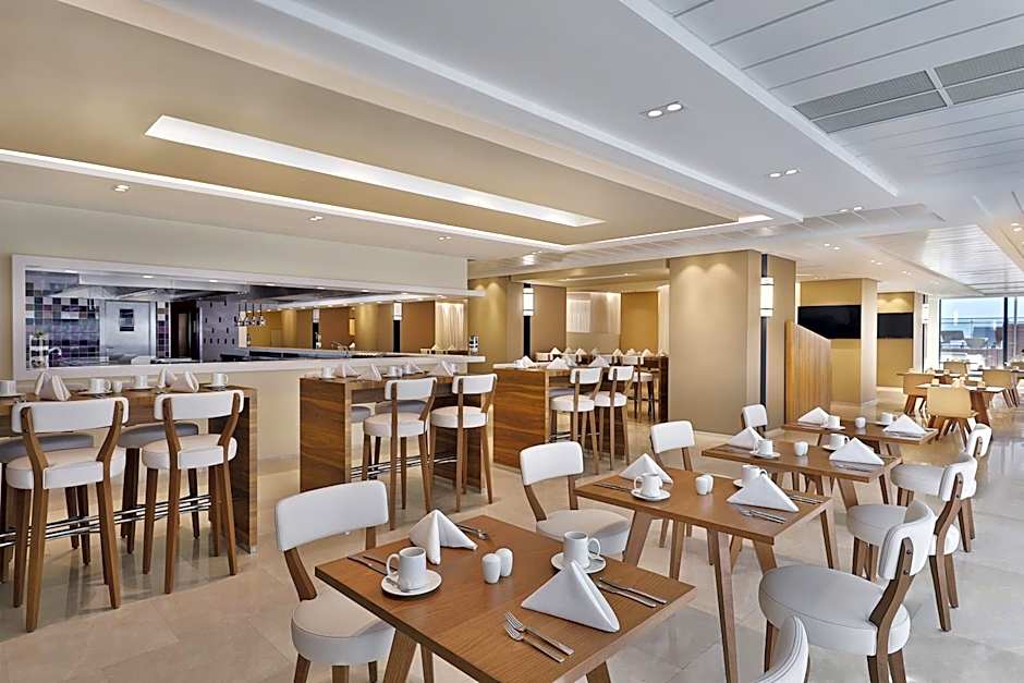 Park Mall Hotel & Conference Center