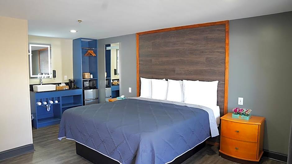 Carrier Motor Lodge