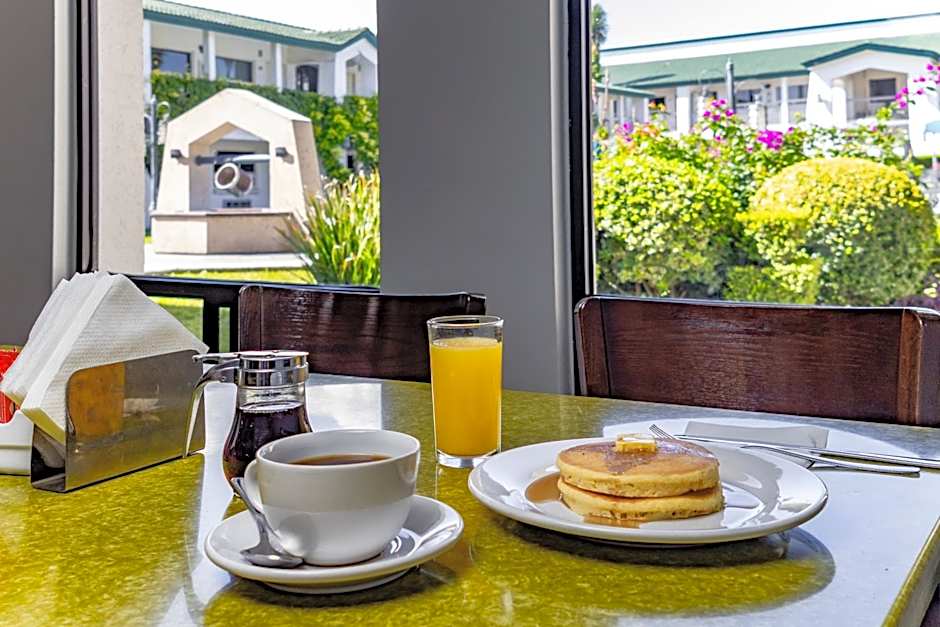 Quinta Dorada Hotel & Suites