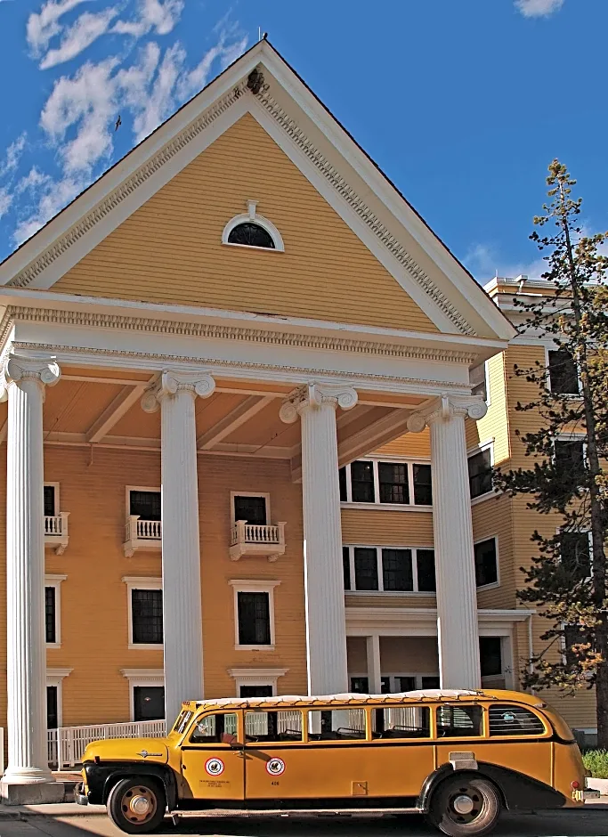 Lake Yellowstone Hotel & Cabins