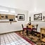 Super 8 by Wyndham Bloomfield