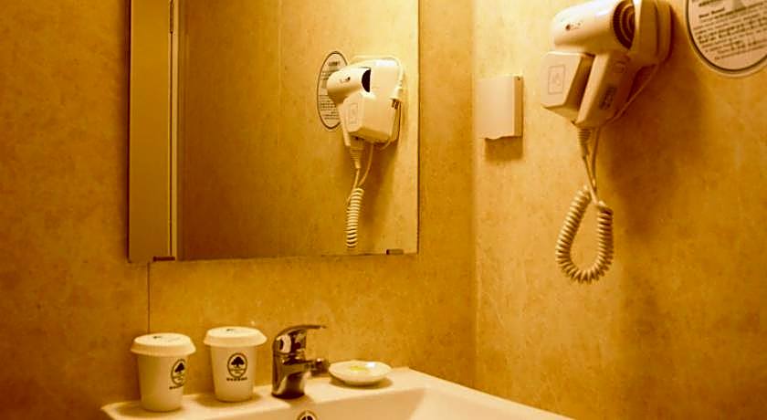 GreenTree Inn Zaozhuang Taishan Road Shituanxiao Express Hotel