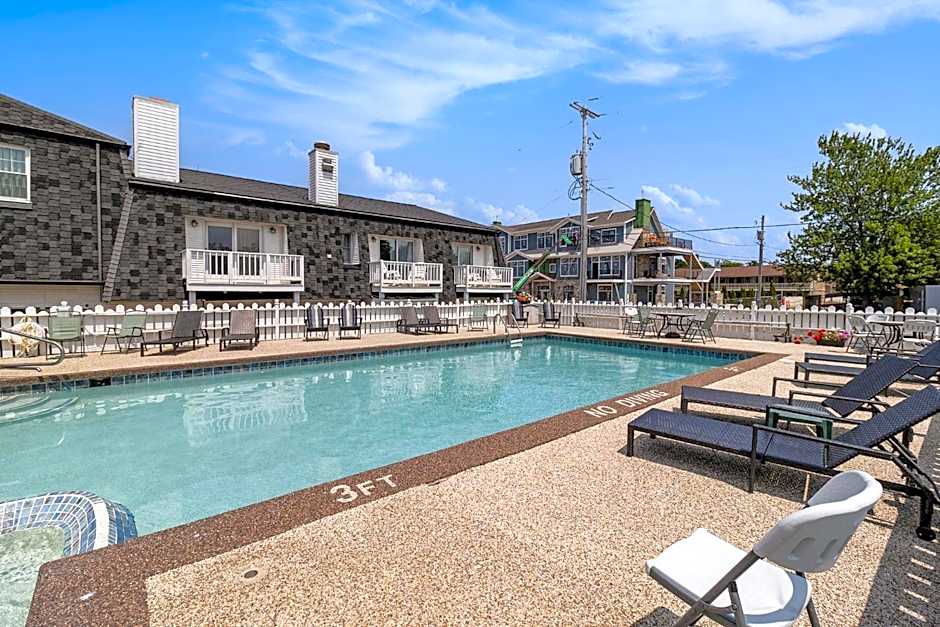 Snyders Shoreline Inn