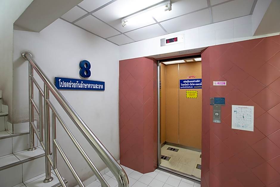 D haus Ngamwongwan Residence