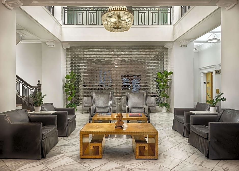 Redmont Hotel Birmingham, Curio Collection by Hilton