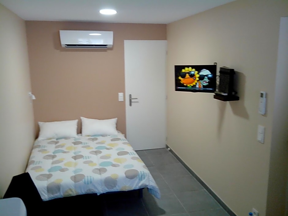 Studios Meublés du Centre Village