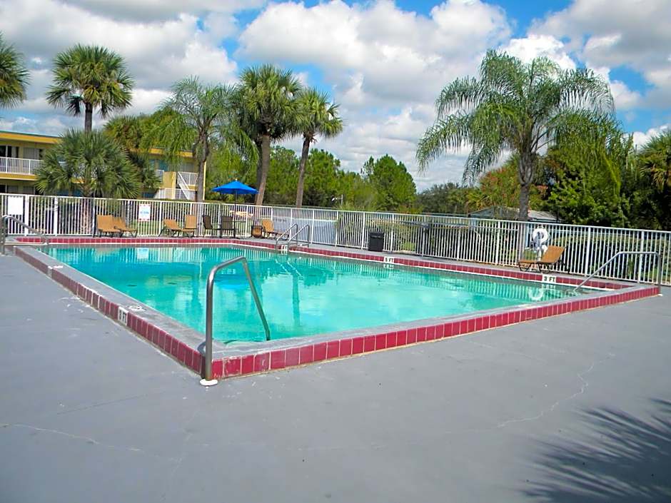 Days Inn by Wyndham Daytona Beach Speedway
