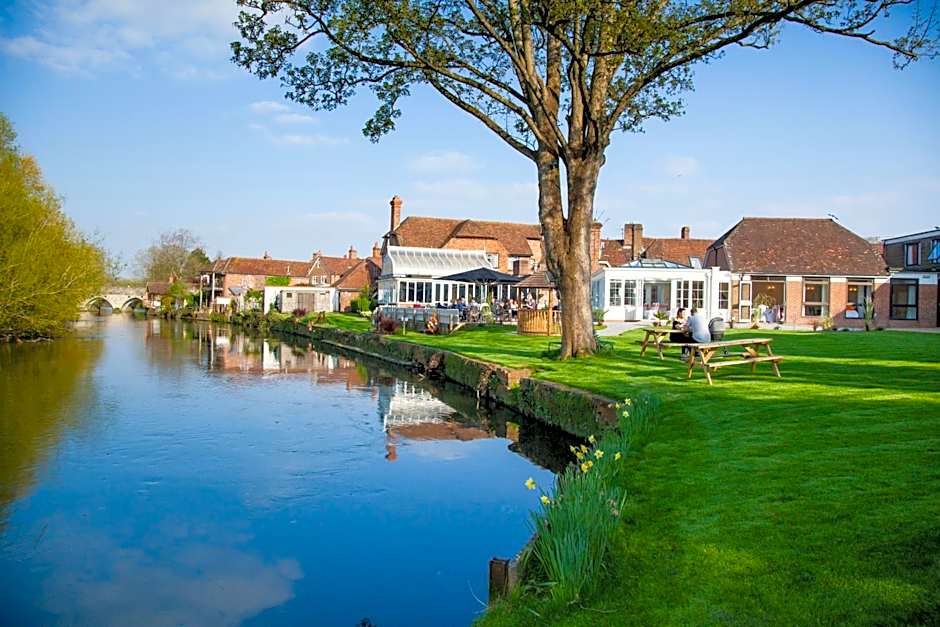 The Legacy Rose & Crown Hotel