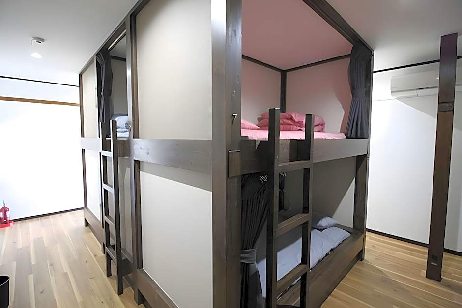 HOSTEL MICHIKUSA-YA