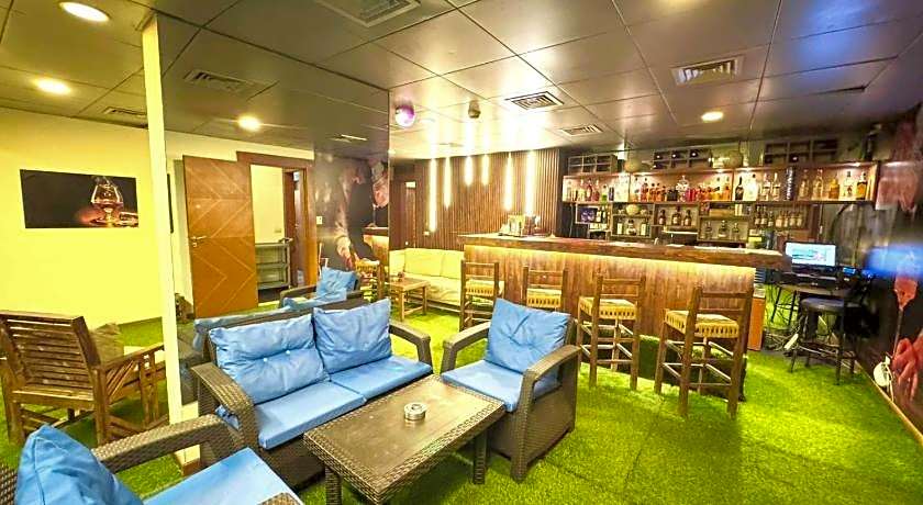 King Suites Hotel