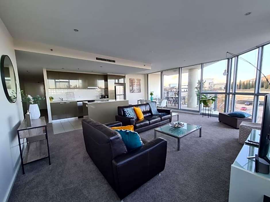 Grand 2BR between ANU and City - Hosted by Canstay