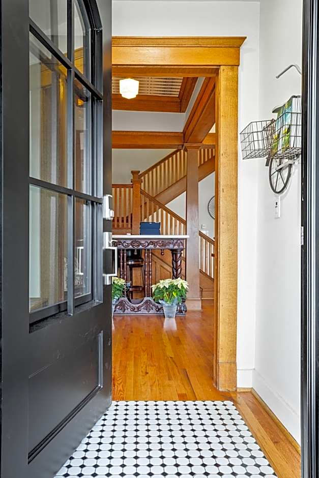 Bespoke Inn Flagstaff