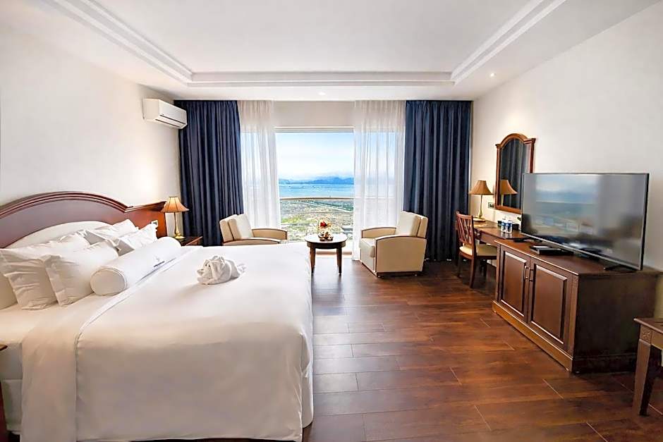 Photo 1 of 4 of Executive Suite, Sea View