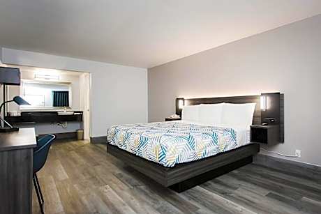 King Room - Disability Access - Non-Smoking
