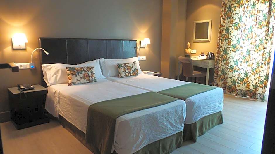 Hotel Moderno Puerta del Sol