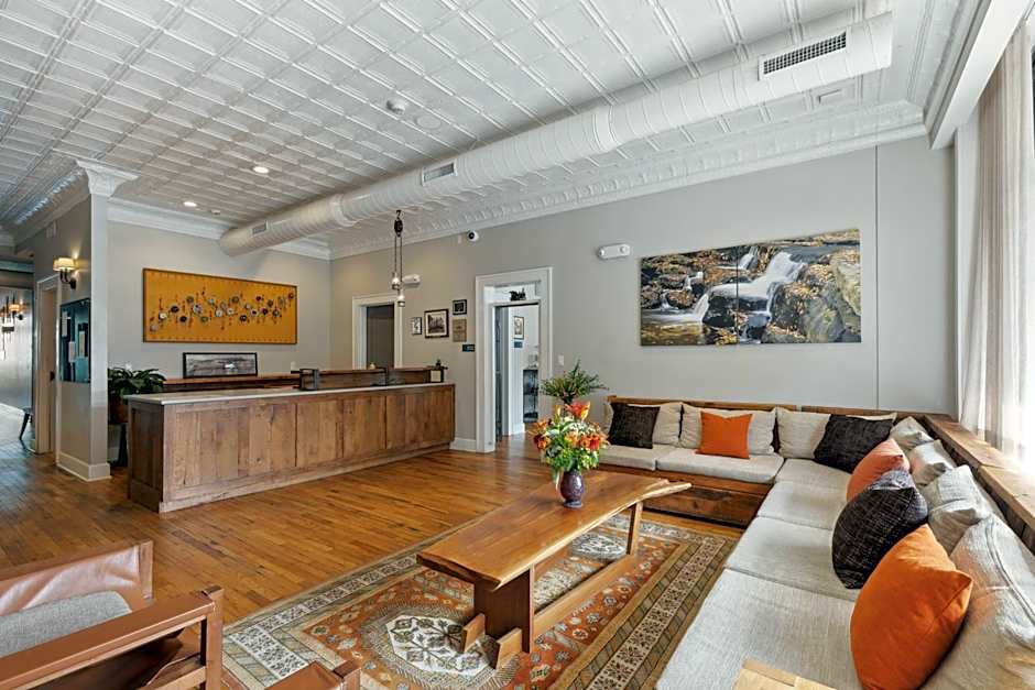 Western Front Hotel