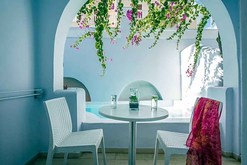 Blue Waves Suites & Apartments