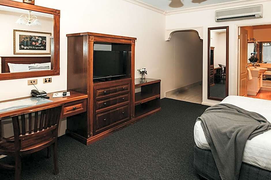 The Lawson Riverside Suites