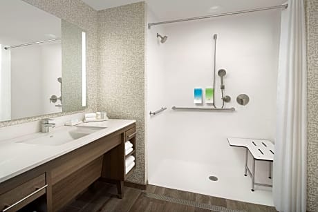 1KING ACCESSIBLE ROLL IN SHOWER STUDIO NOSMOK