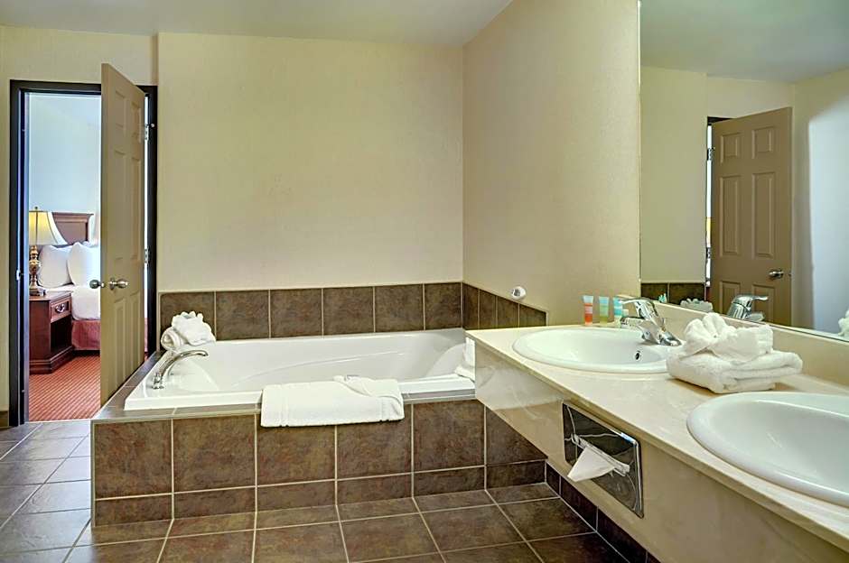 Pomeroy Inn and Suites Chetwynd