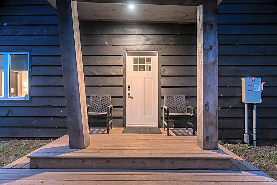 Luxury Tobermory Retreat Modern Home Hot Tub