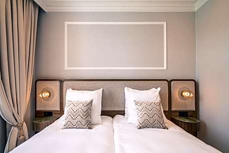 Classic Room Courtyard View