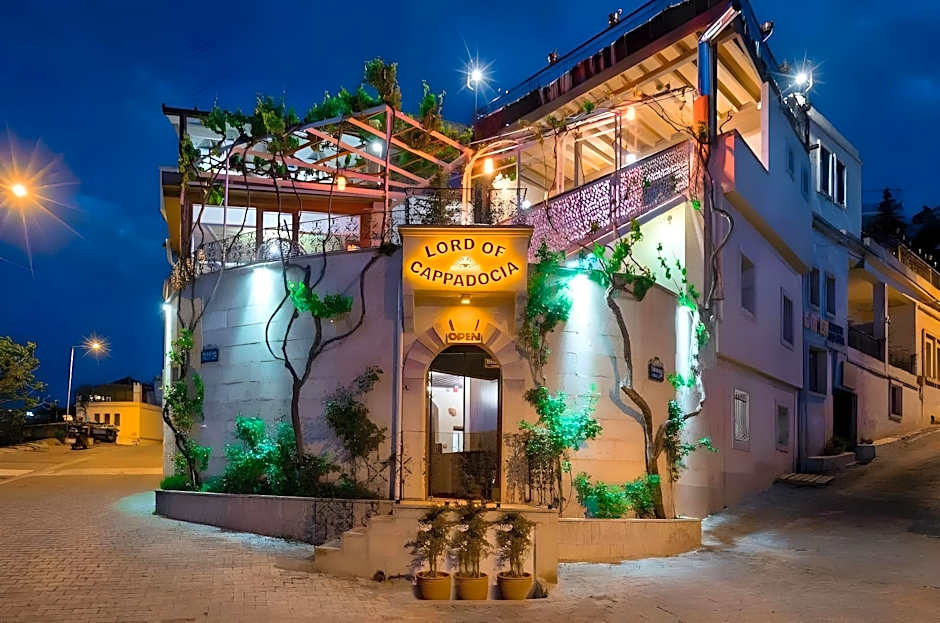 Sarnich Cave Suites