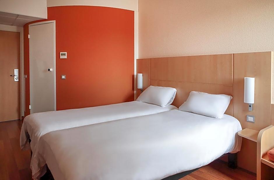 ibis Beauvais Aeroport