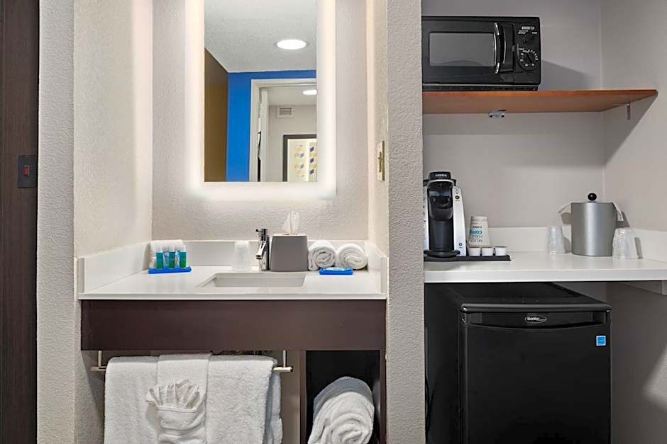Holiday Inn Express Atlanta-Kennesaw By IHG