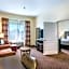 Clarion Inn & Suites Central Clearwater Beach
