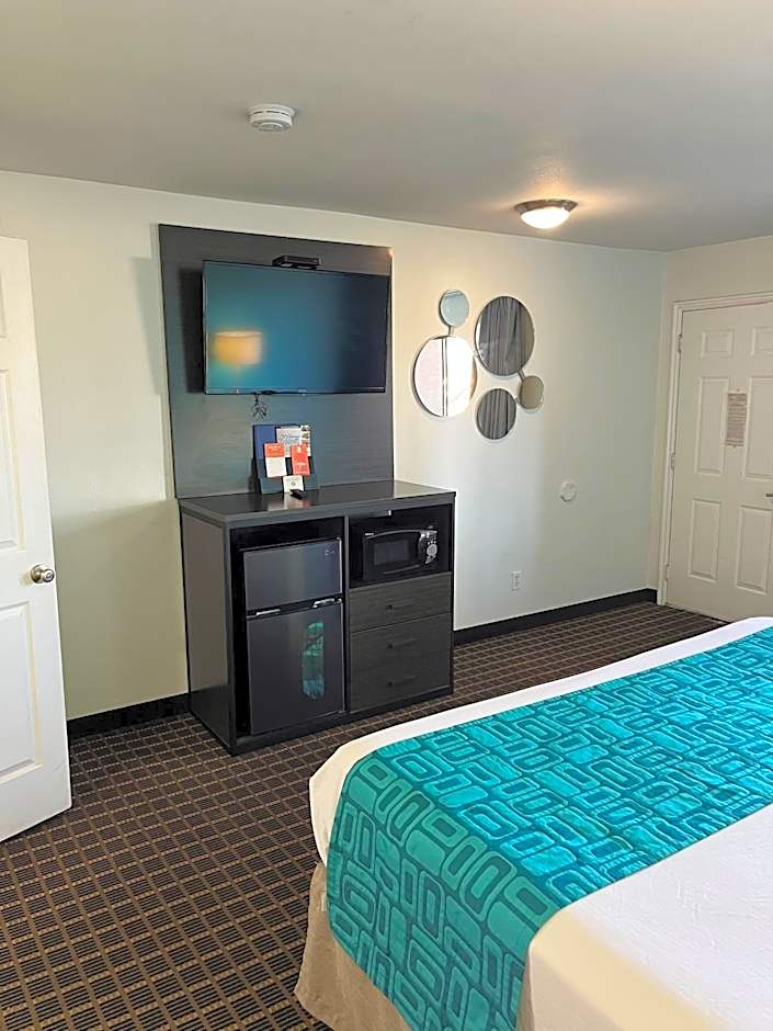 Howard Johnson Hotel & Suites by Wyndham St. George