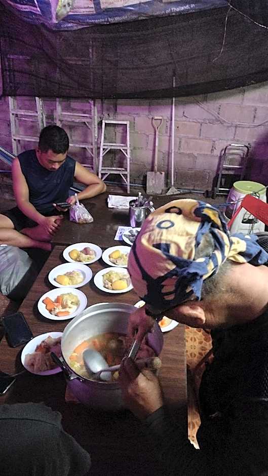 Mae Sot Commune and Camping 