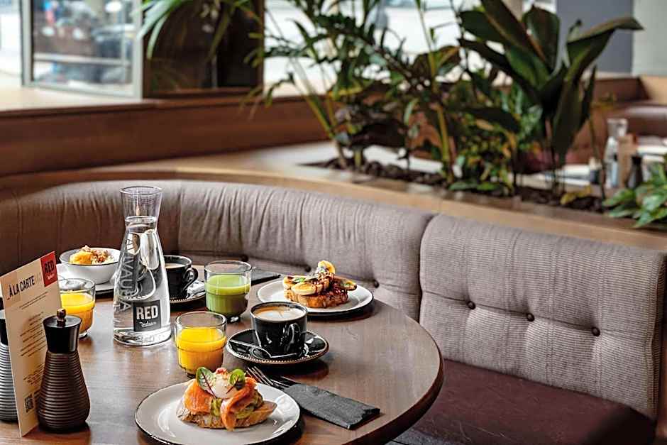 Hotel Paseo del Arte, a member of Radisson Individuals